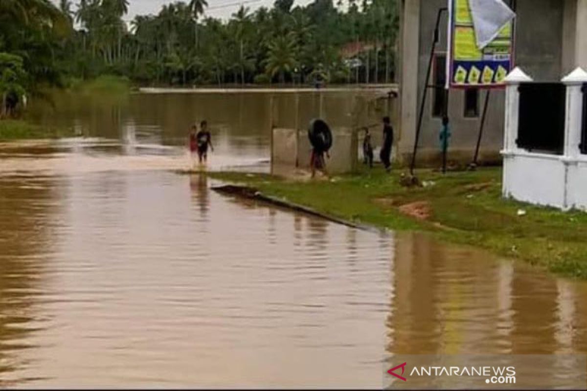 Remaja 13 tahun hilang terseret arus saat mandi sungai