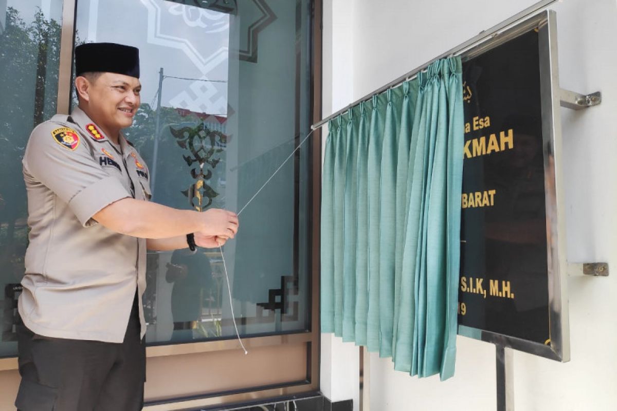 Akhiri jabatan Kapolres Metro Jakarta Barat, Hengki resmikan masjid