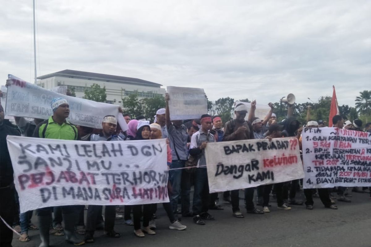 Kesejahteraan merasa diabaikan perusahaan, ratusan karyawan PT Inkud mengadu ke Bupati Pasaman Barat