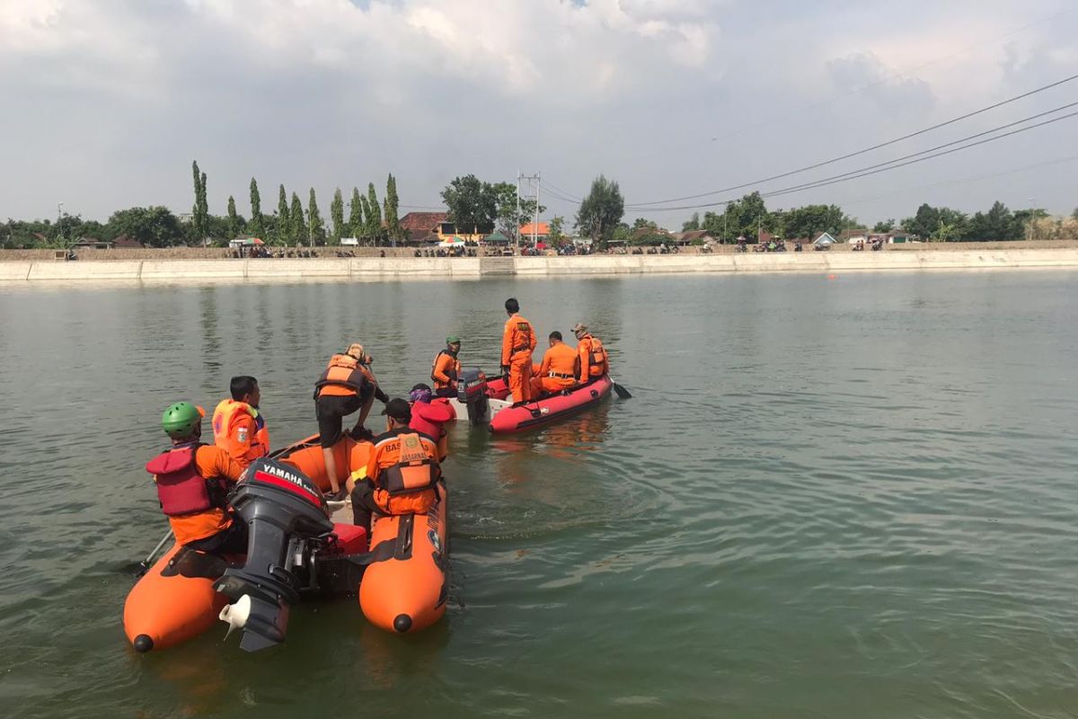 Tim SAR lakukan penyisiran di Waduk Kalimati cari korban tenggelam