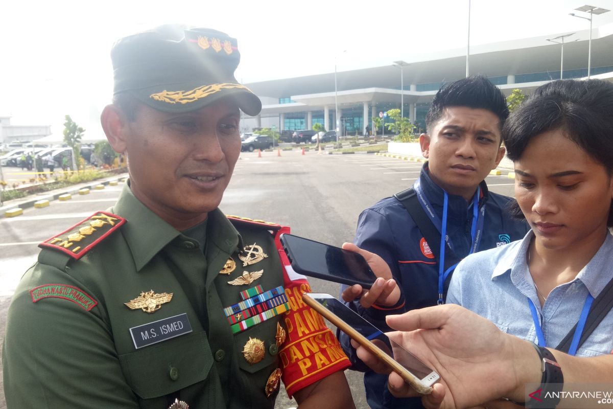 Ribuan personel TNI/Polri amankan kedatangan Presiden di Syamsudin Noor