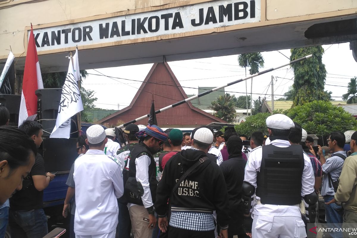 FPI Kota Jambi tuntut Pemkot Jambi tutup tempat hiburan malam