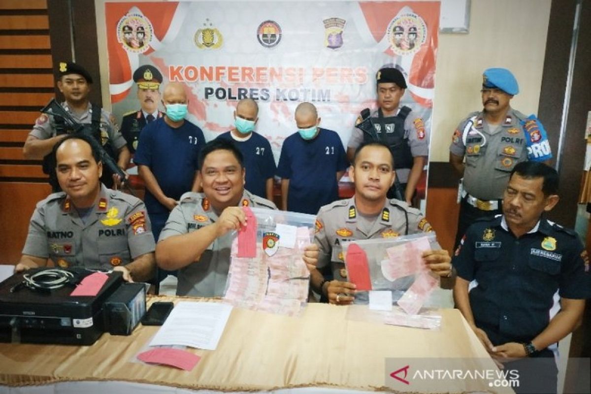 Oknum perangkat desa ditangkap polisi diduga bikin uang palsu