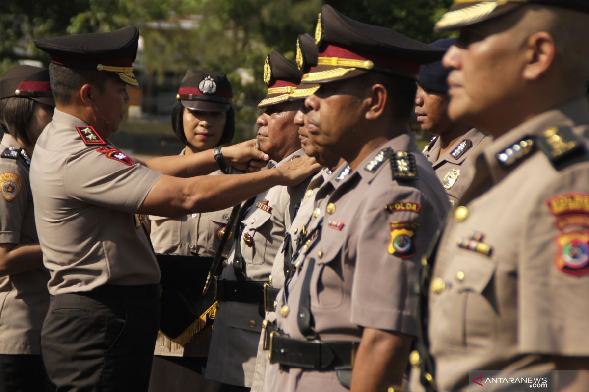 Kapolda NTT lantik lima Kapolres yang baru dibentuk