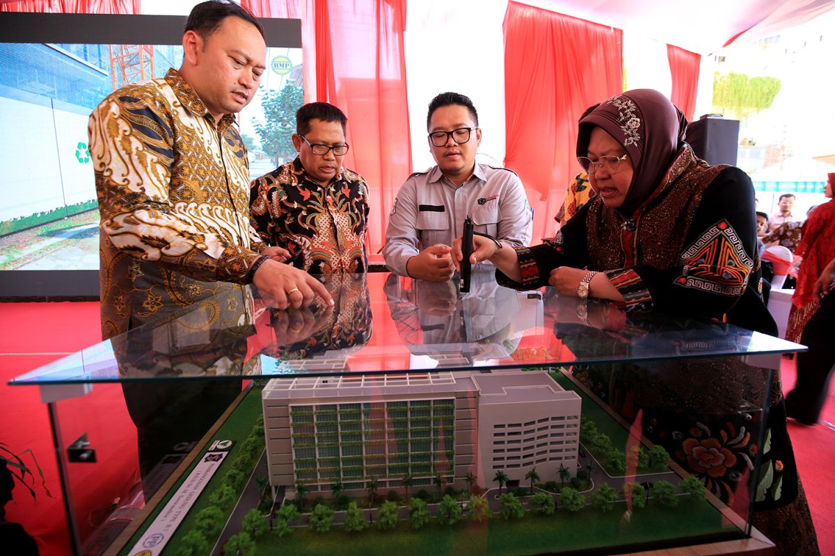 Risma minta pembangunan gedung baru RSUD Soewandhie Surabaya tepat waktu