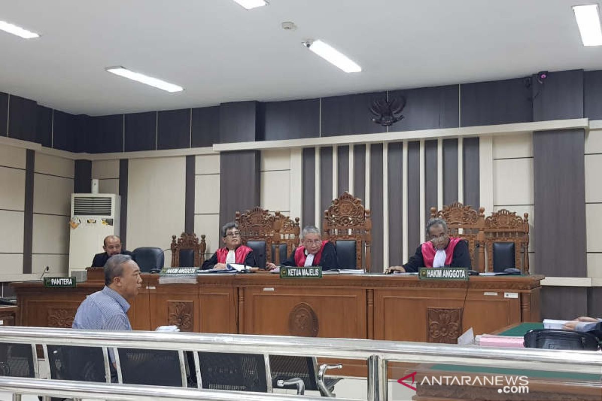 Mantan Aspidsus Kejati Jateng didakwa terima suap dari pengacara