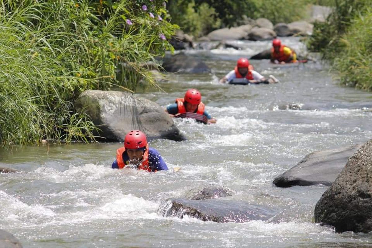 Padang Panjang provides riverboarding sport for tourists