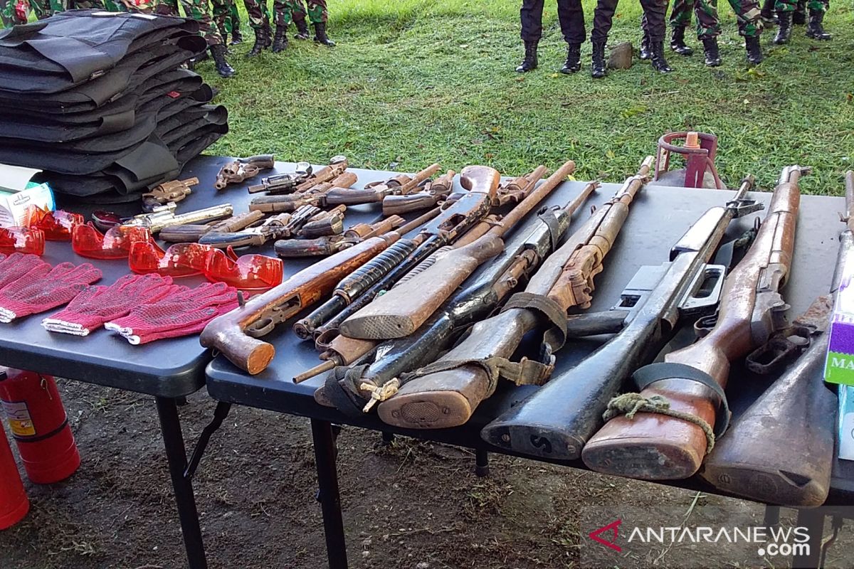 Sangihe Islands police destroy 21 firearms