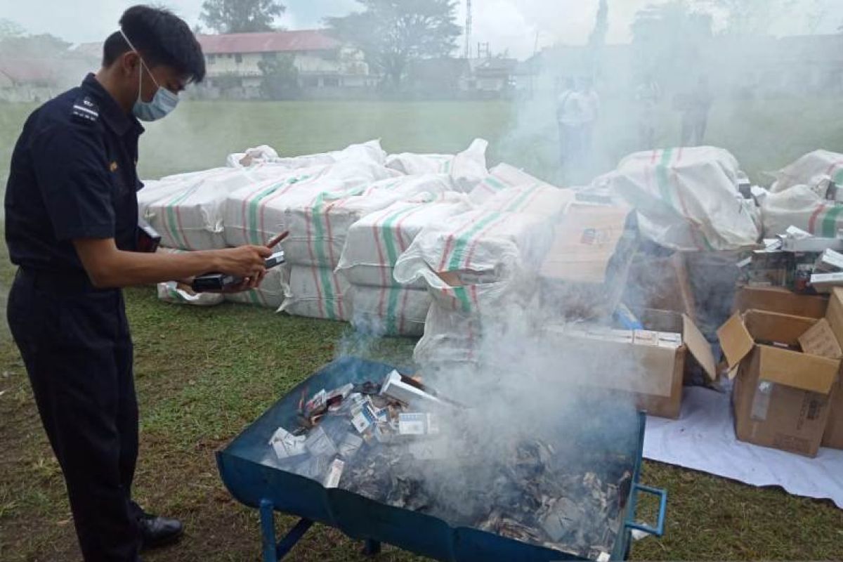 Bea Cukai Meulaboh musnahkan 1,8 juta rokok ilegal senilai Rp663 juta