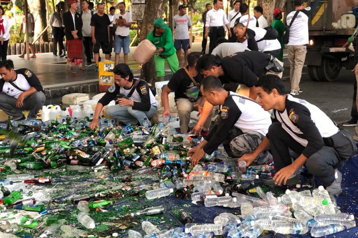 2019, Polda Bali musnahkan ribuan botol minuman keras