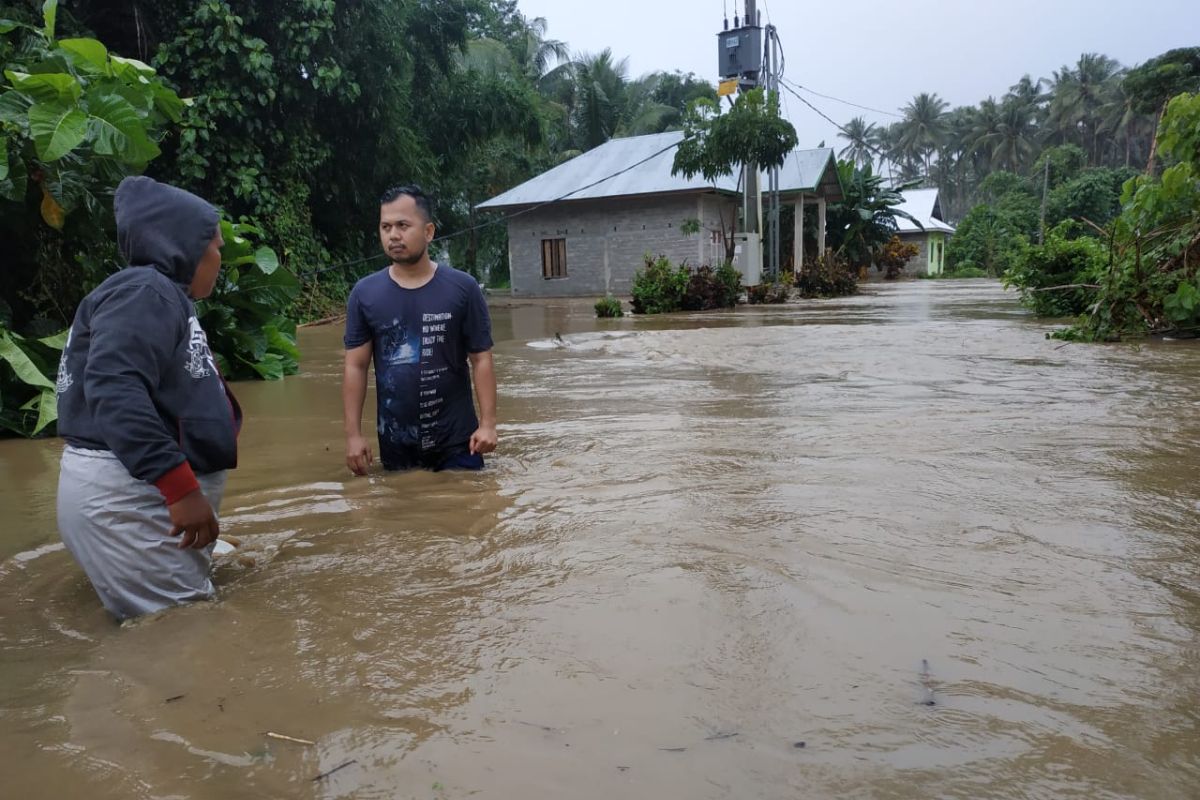 Puluhan rumah wilayah barat Gorontalo Utara terendam banjir