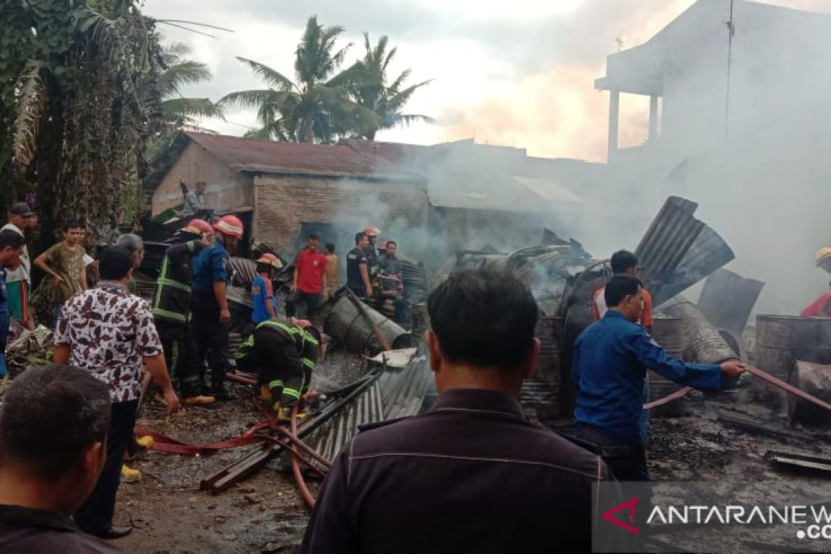 Gudang penyimpanan barang di Medan terbakar