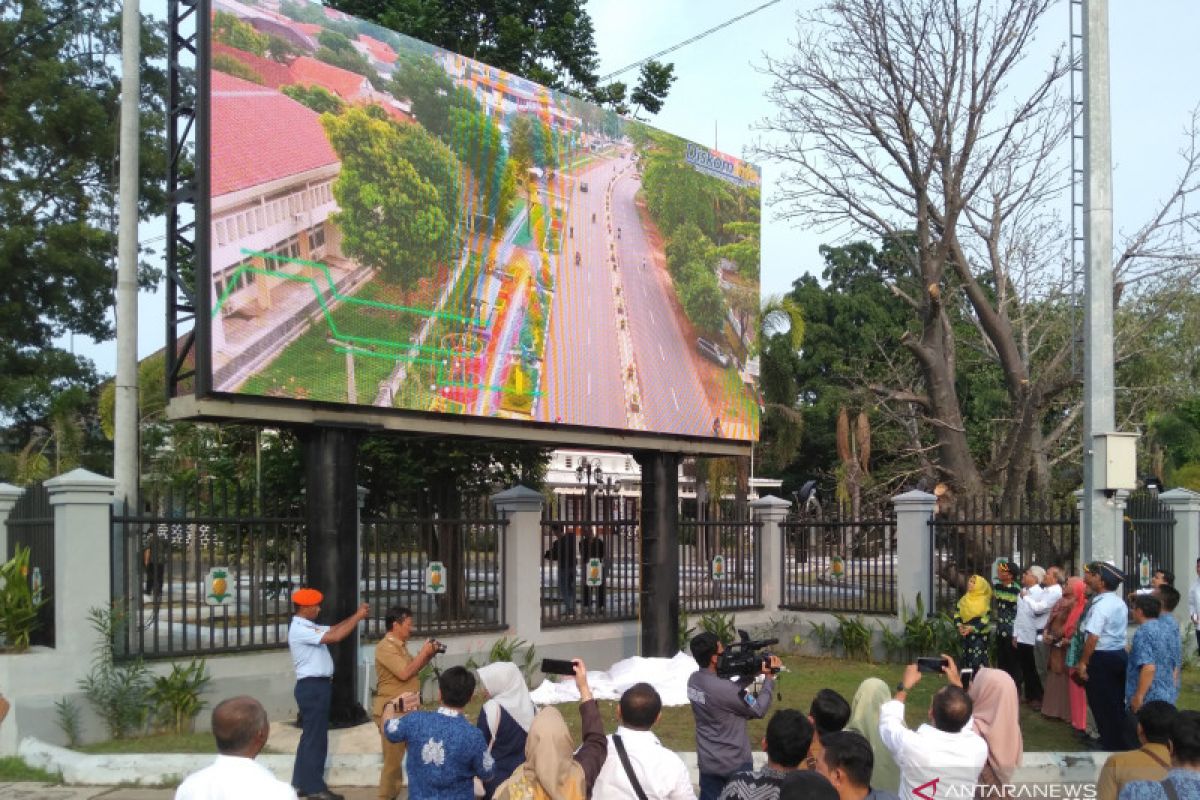LKBN Antara dan Pemkot Tasikmalaya resmikan videotron di pusat kota