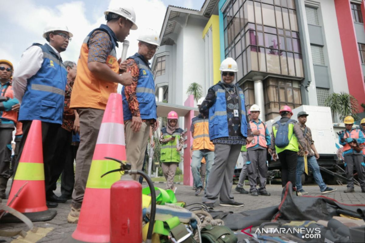 Jaga keandalan listrik akhir tahun, PLN Jateng-DIY siapkan 79 posko