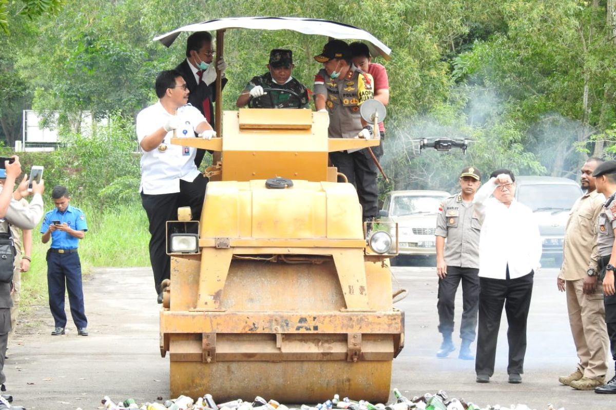 Polda Kepri musnahkan ribuan botol minuman beralkohol