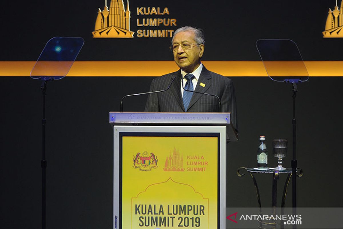 Empat pimpinan negara pidato pada pembukaan KL Summit