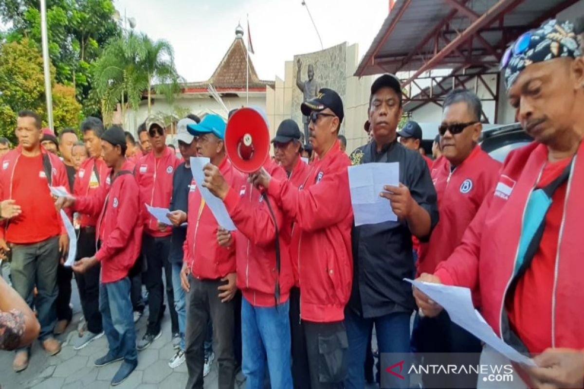 200-an sukarelawan Banteng  Solo Tengah dukung Purnomo-Teguh