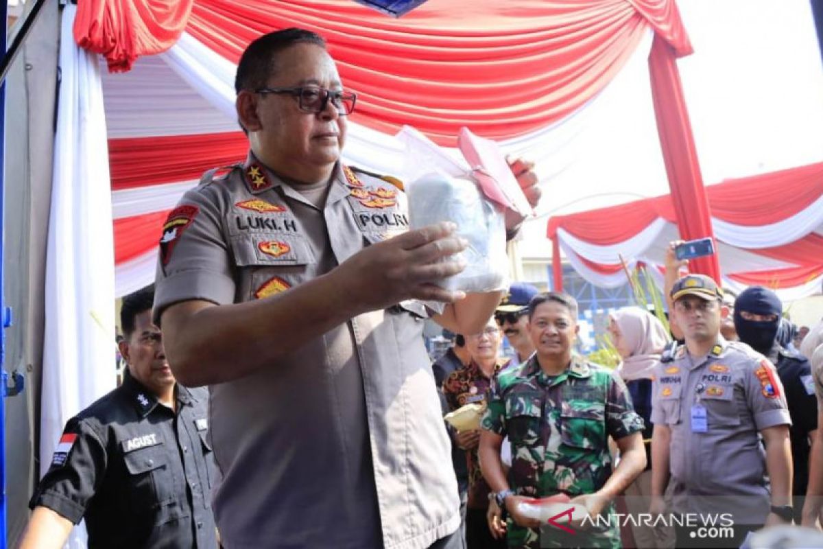 East Java police destroy 28 kg of crystal meth