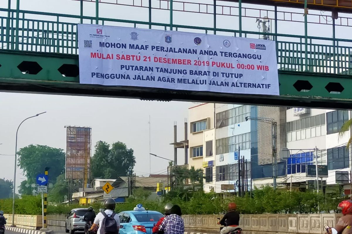 Perlintasan kereta Tanjung Barat ditutup mulai Sabtu