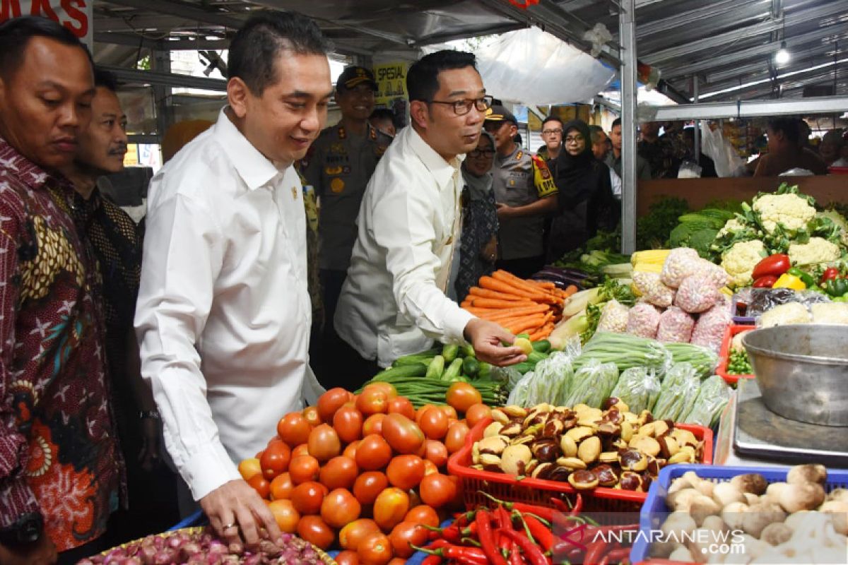 Mendag dan Gubernur Jabar pastikan stok sembako aman jelang Natal