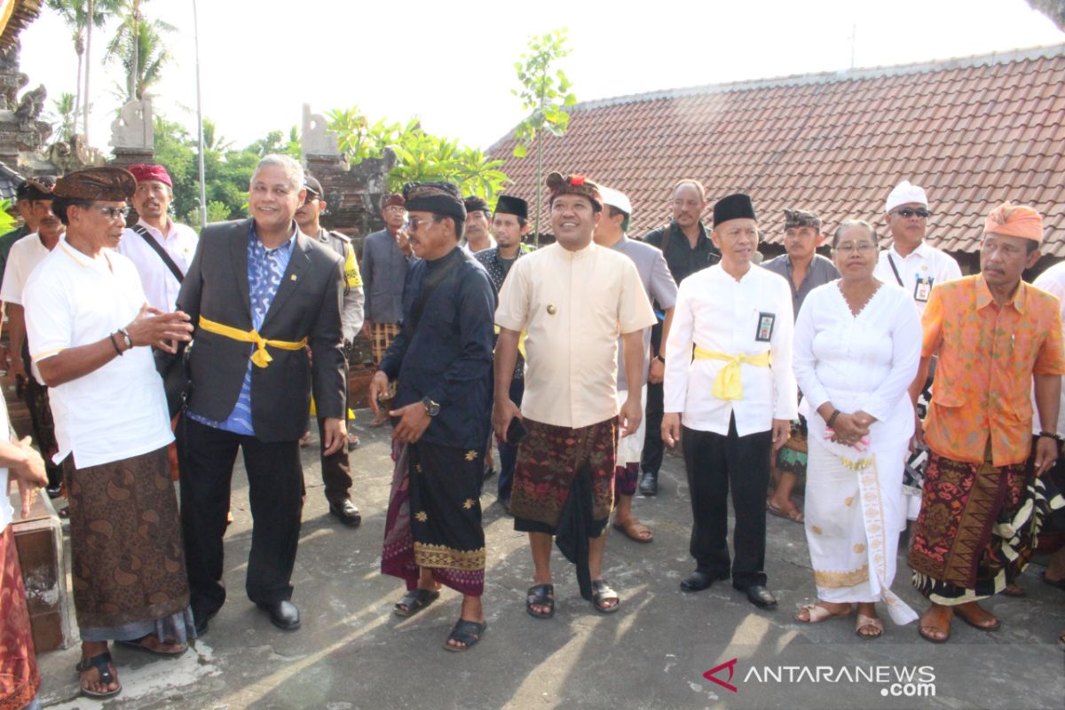 Komisi VIII DPR RI kunjungi Pura Dalem Langgar Desa Bunutin