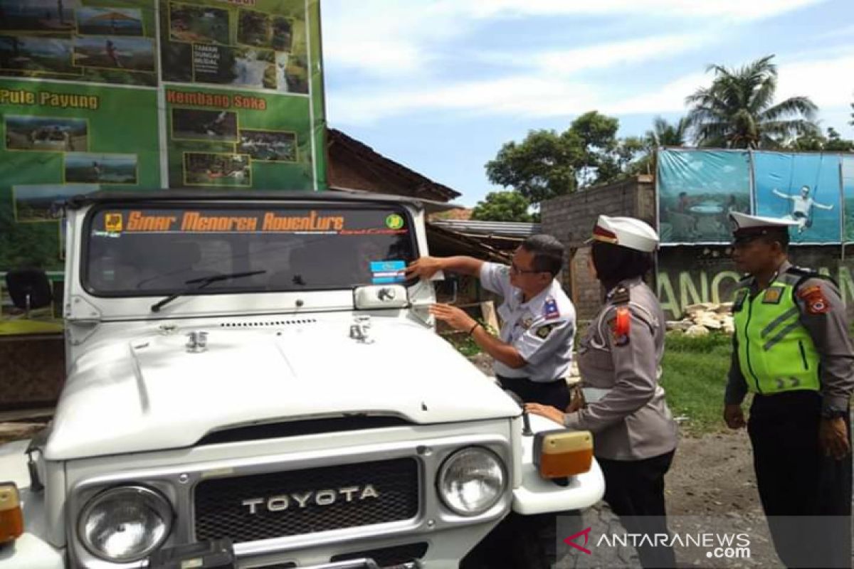 Dishub-Polres Kulon Progo periksa jip wisata Bukit Menoreh