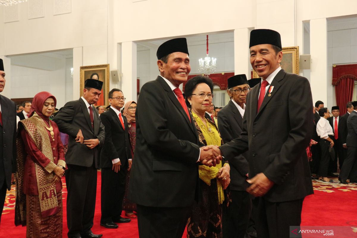 Presiden Jokowi mengungkap pertimbangan pemilihan anggota Dewas KPK