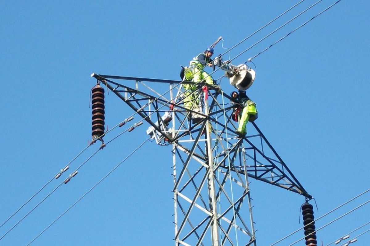 PLN strengthens electricity system in South and Central Kalimantan