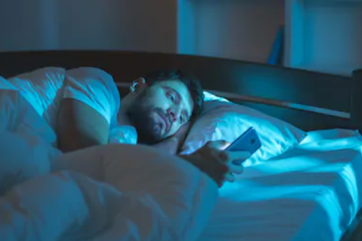 Mode malam ponsel tak akan bantu tidur, mengapa?