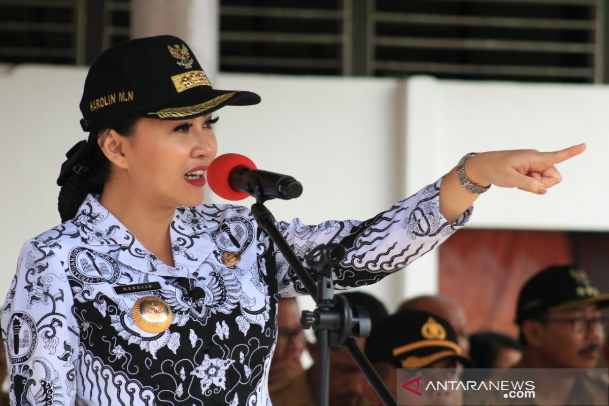 Bupati Karolin cegah pungli dengan sosialisasi kepada masyarakat