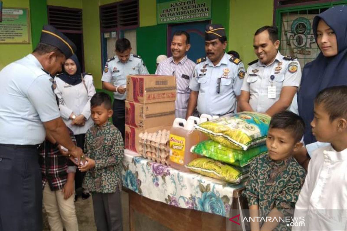 Rutan Lhoksukon bantu panti asuhan dan santuni yatim piatu