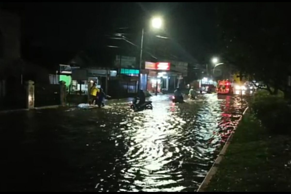 Banjir rendam  tiga Kecamatan di Bukittinggi