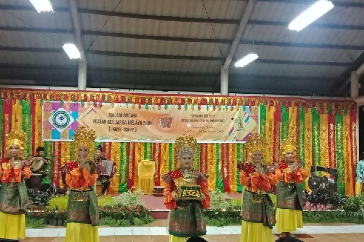 Semalam dengan Pial dan Barjanzi