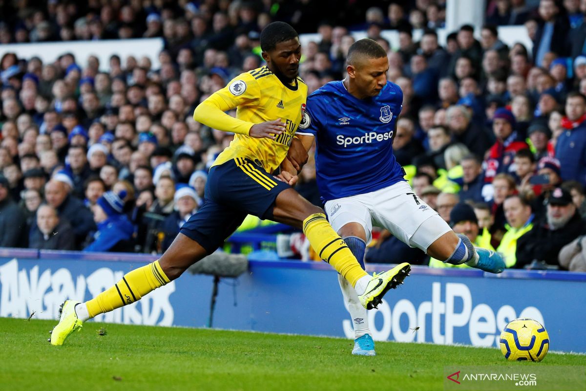 Arsenal ditahan imbang 0-0 oleh Everton