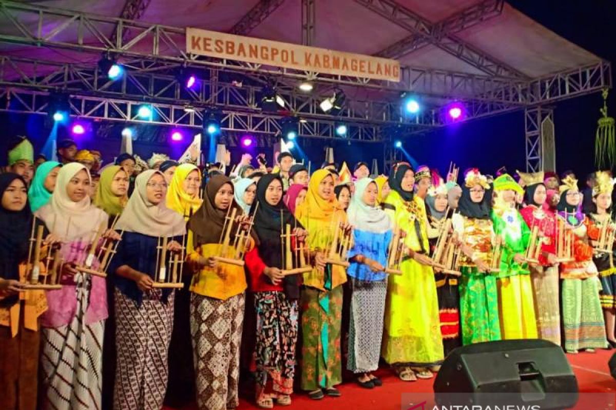 Kampoeng Dolanan Borobudur menggelorakan angklung kebangsaan