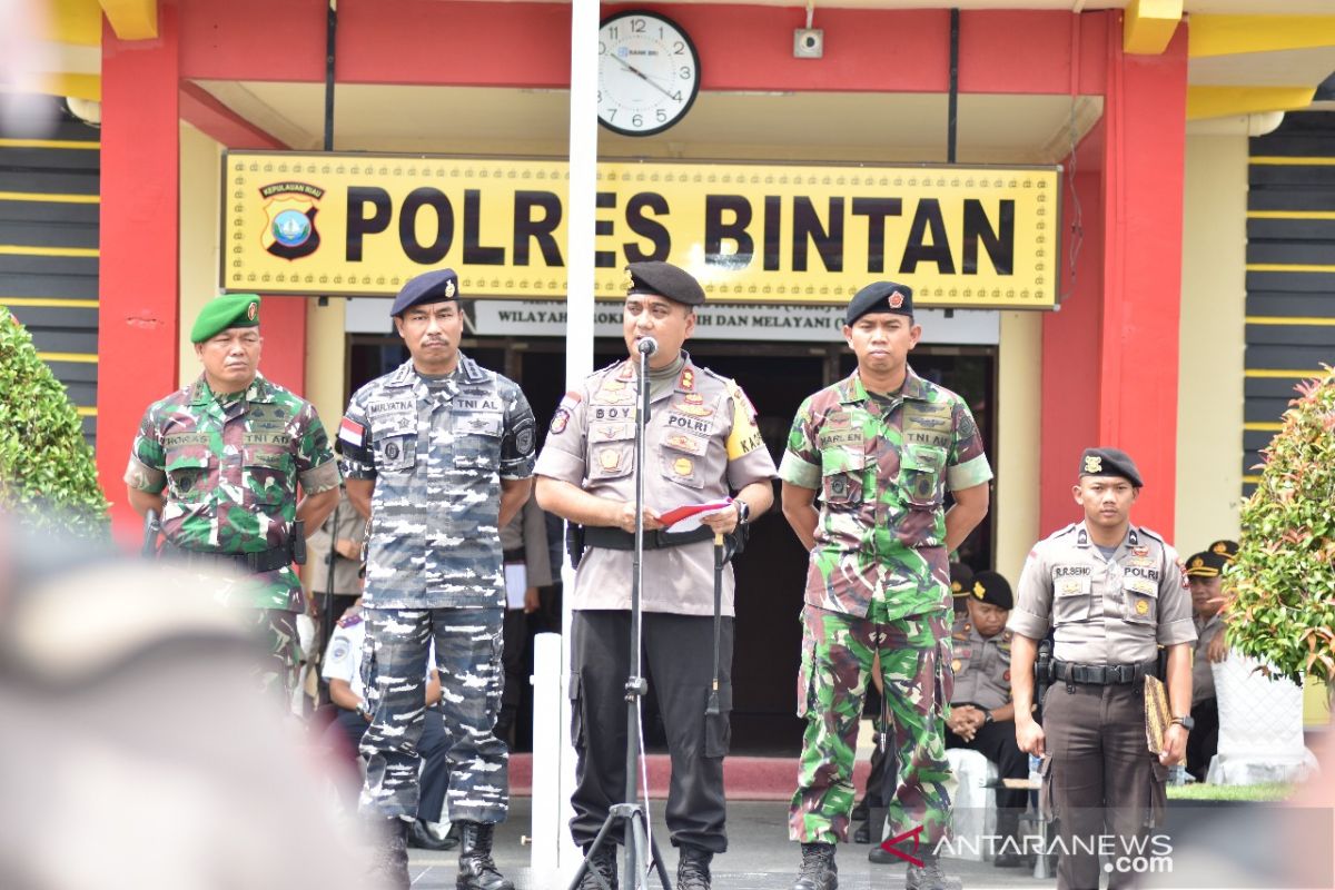 Kapolres: Limbah minyak hitam berasal dari Perairan OPL