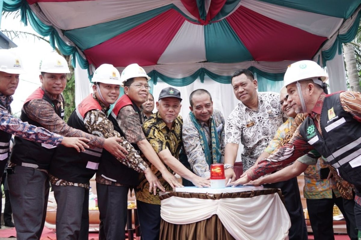 PLN Sumut bangun listrik di Desa Ofa Asahan