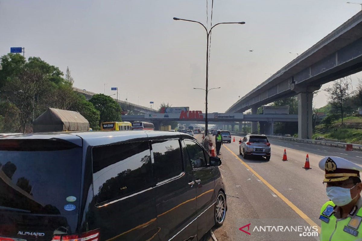 Jasa Marga memperpanjang 'contraflow' sampai kilometer 61