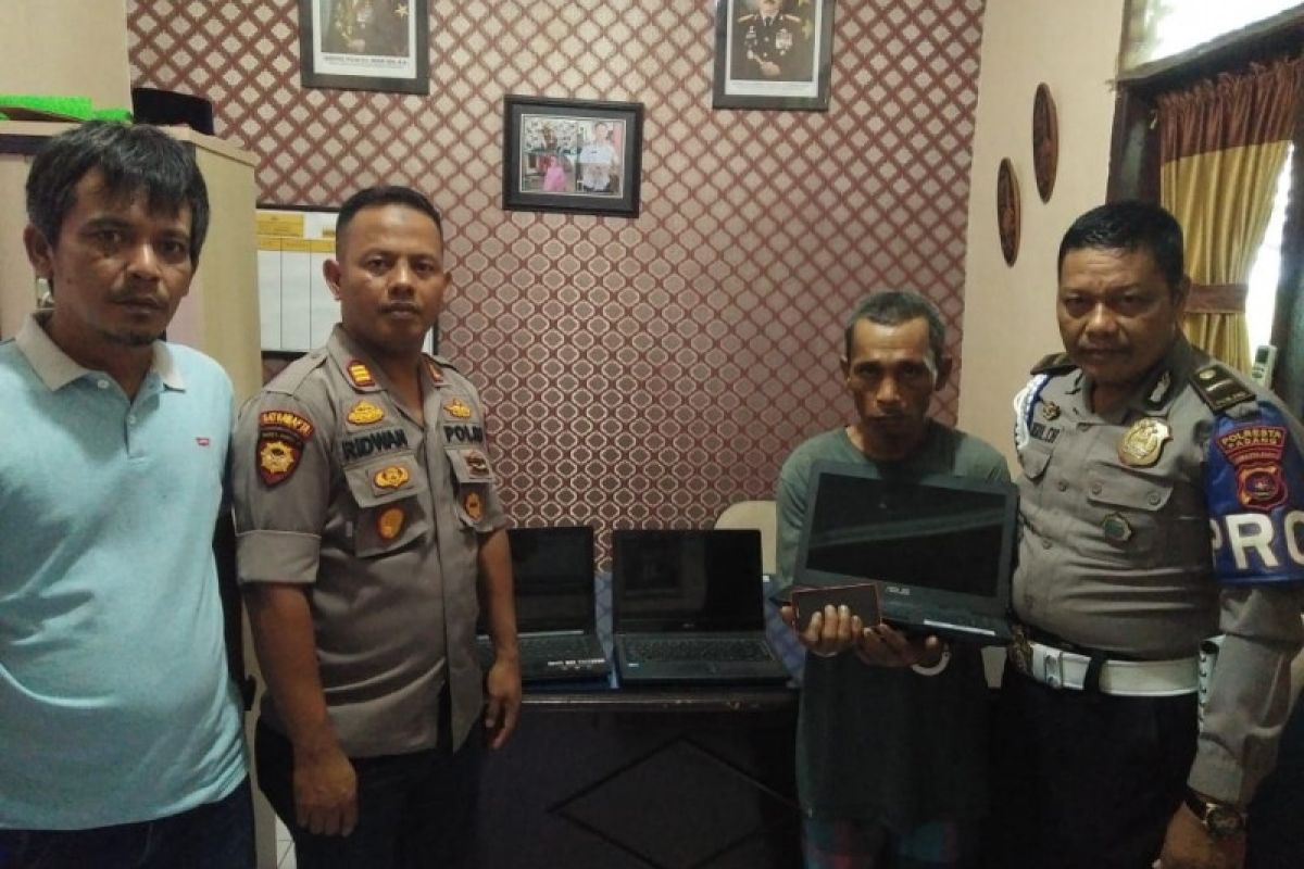 Maling rumah di 16 lokasi, akhirnya polisi ringkus Suprianto  ketika sedang mandi