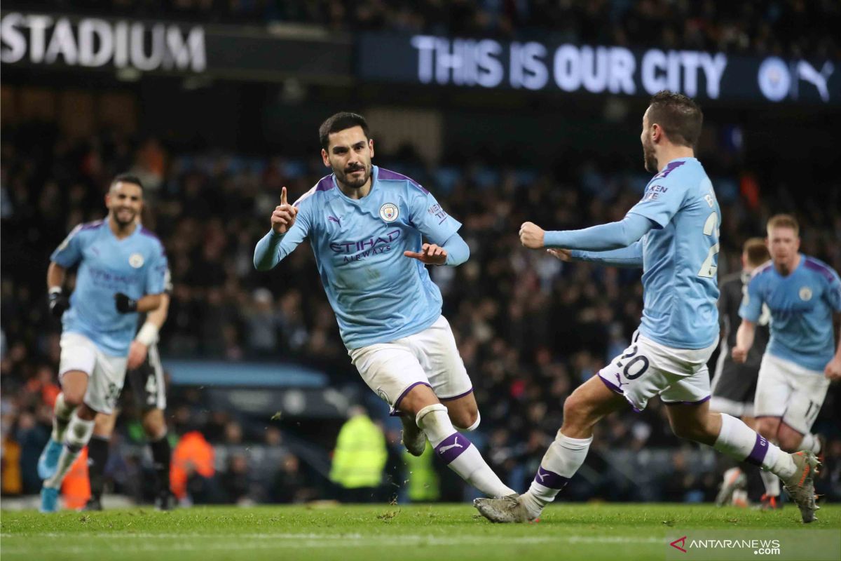 Taklukkan Leicester 3-1, Man City sukses pangkas jarak jadi satu poin