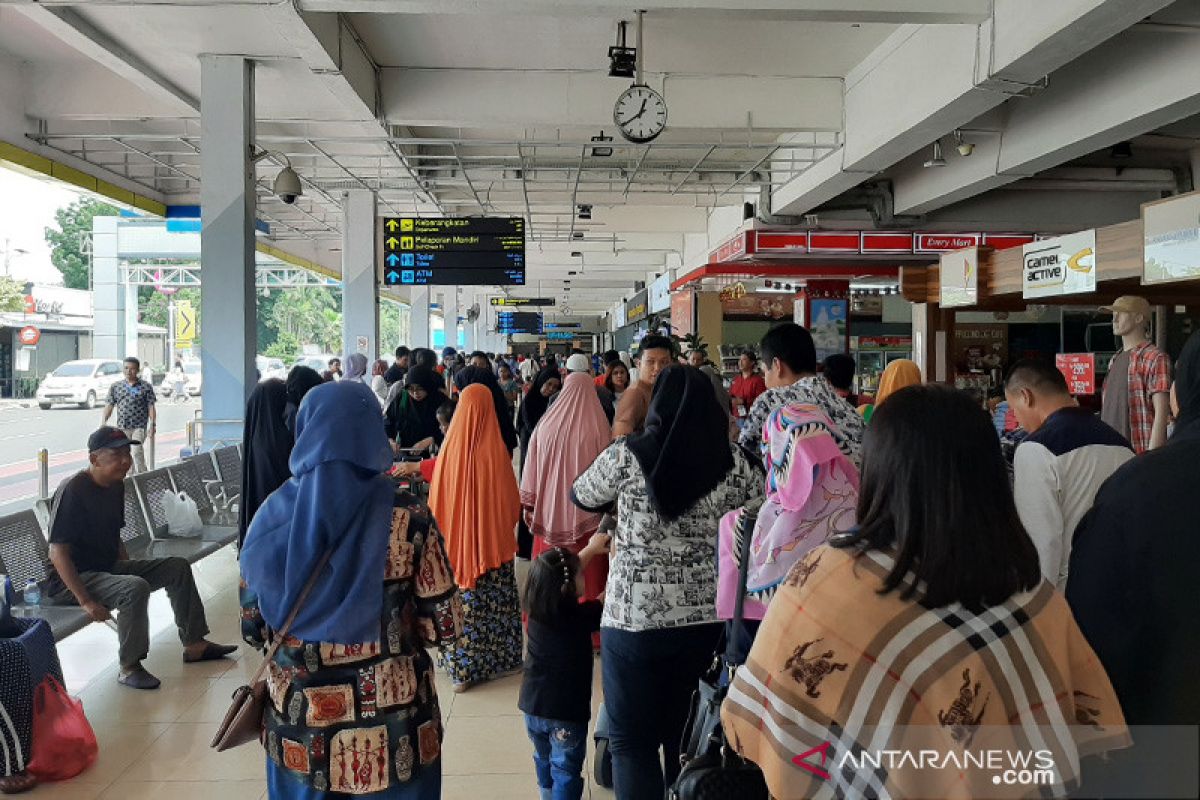 Liburan sekolah faktor lonjakan penumpang Bandara Halim