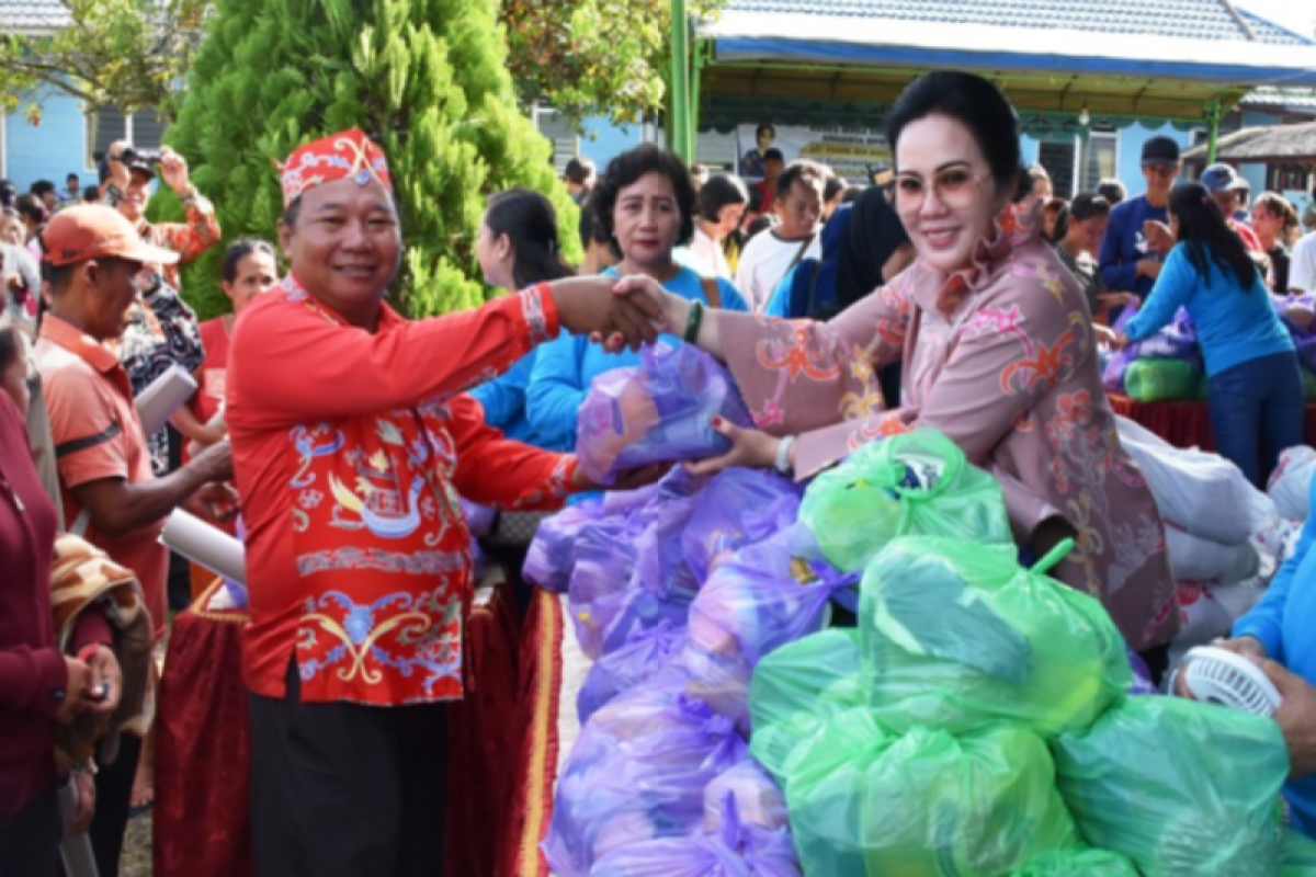 Pasar murah ringankan beban masyarakat di Kapuas