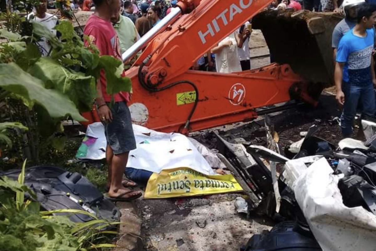 Tujuh orang tewas dalam kecelakaan beruntun di Pasuruan