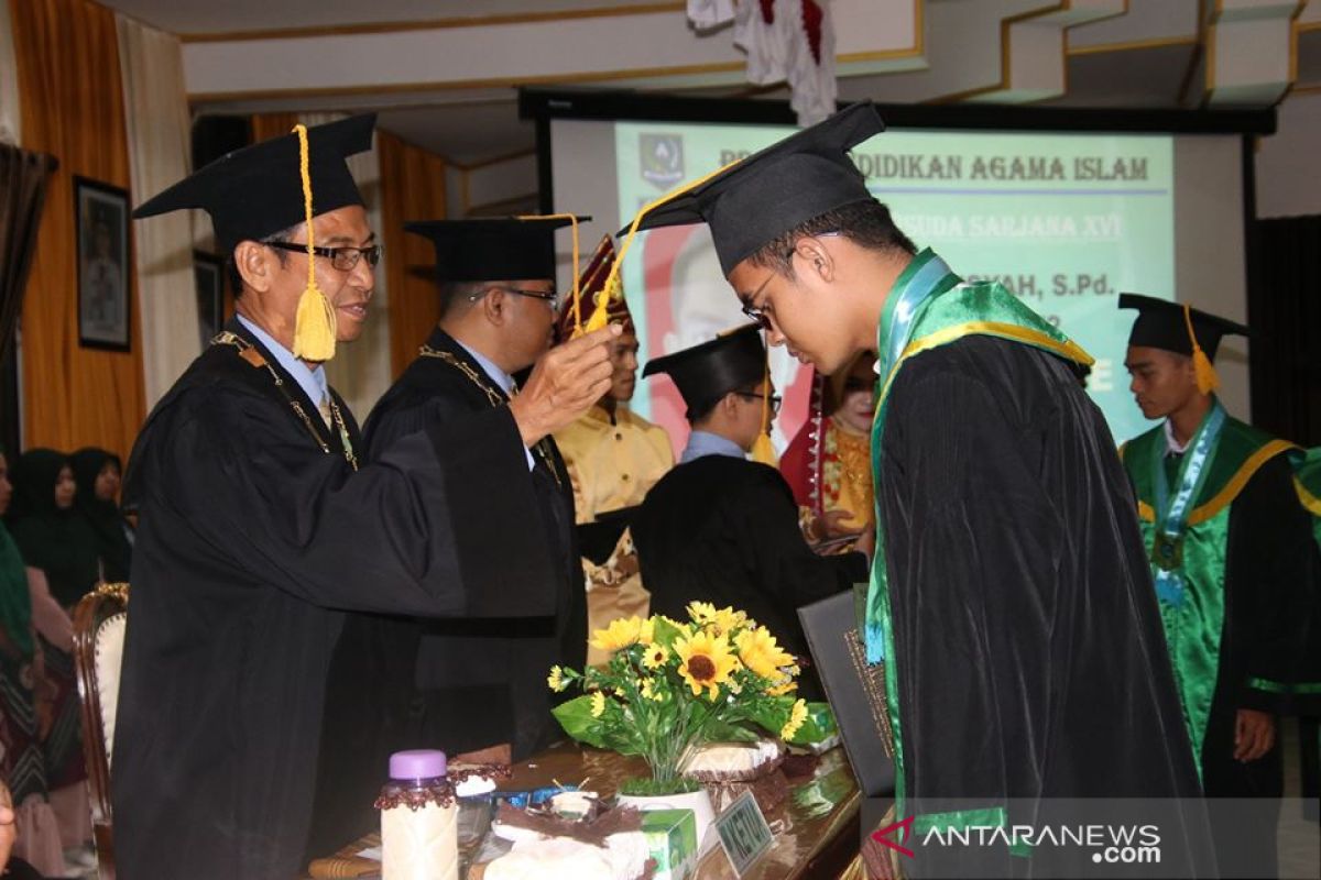 114 mahasiswa dan mahasiswi STAI Darul Ulum Kandangan diwisuda