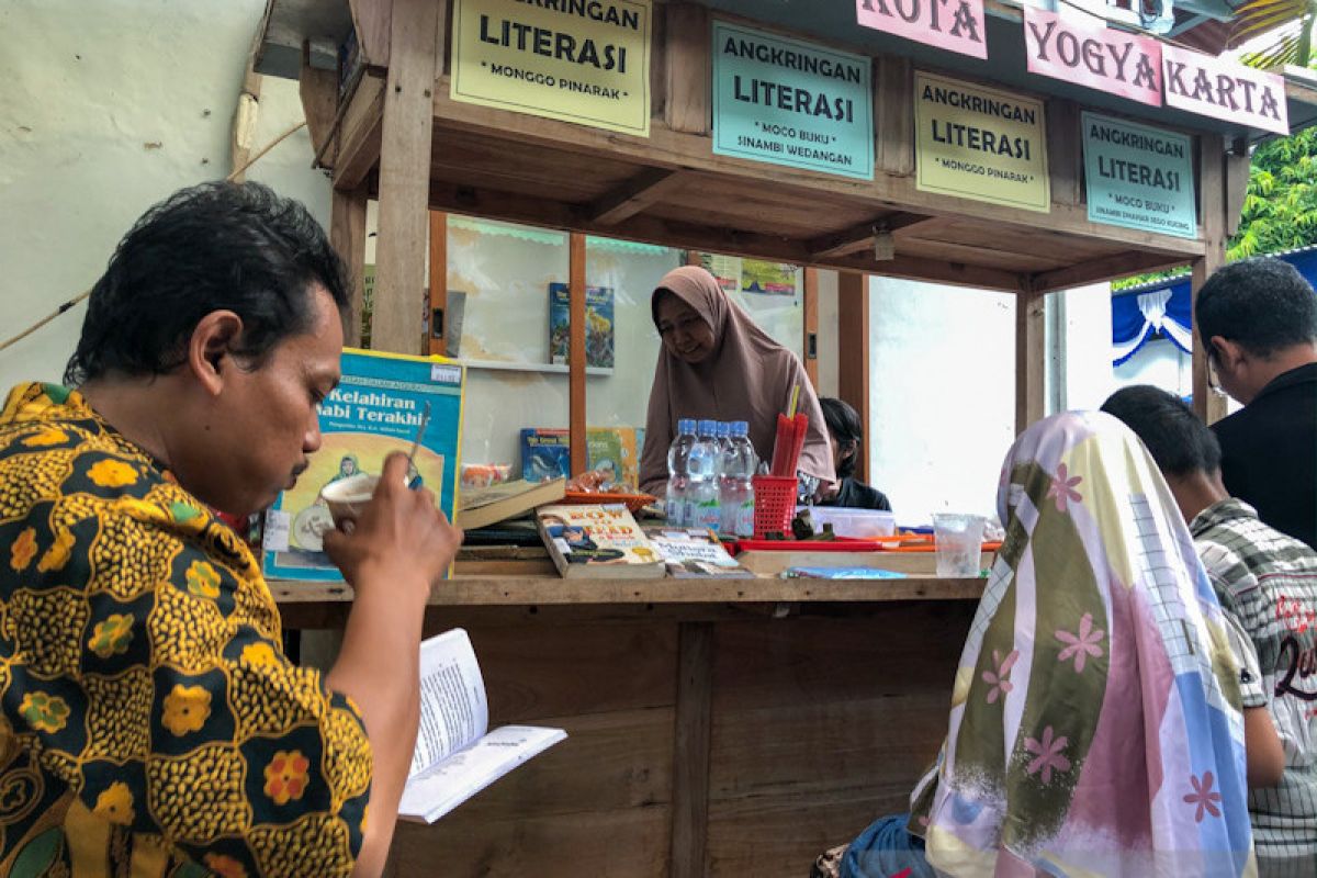 Taman Bacaan Masyarakat di Yogyakarta buka Angkringan Literasi