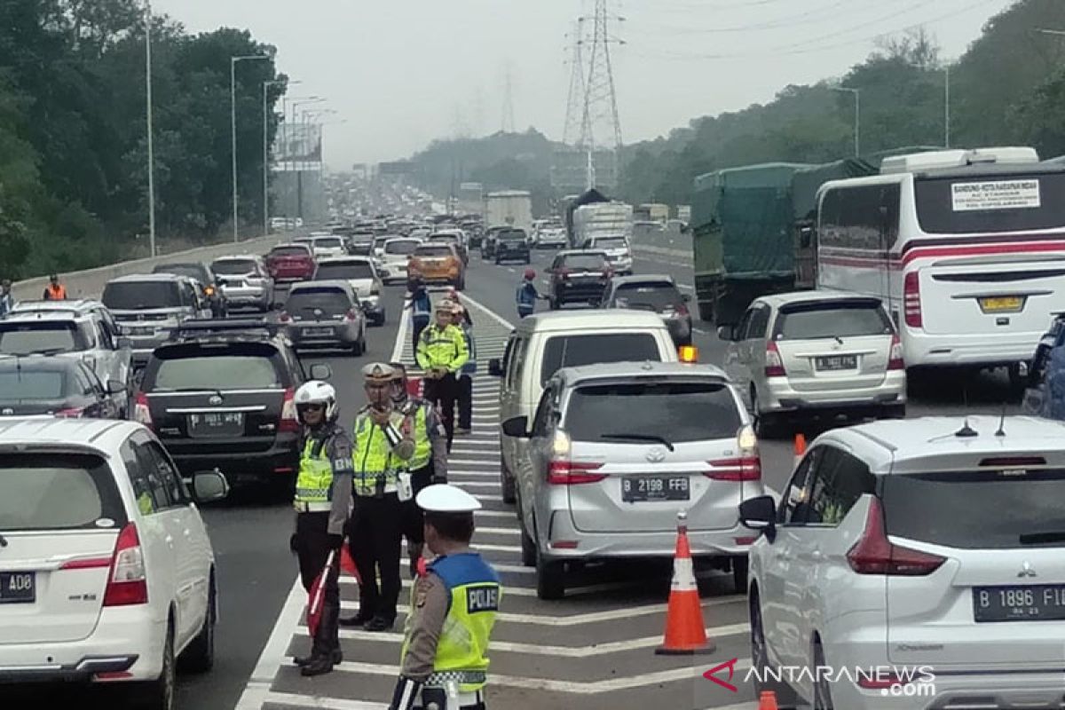 Lebih 63 ribu kendaraan melintasi GT Cikampek Utama