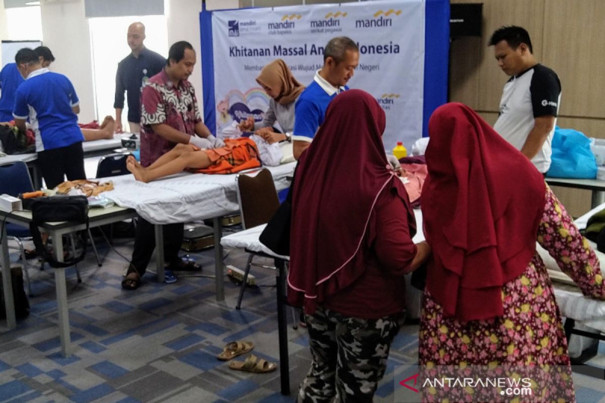 Mandiri Amal Insani gelar khitanan massal di Semarang