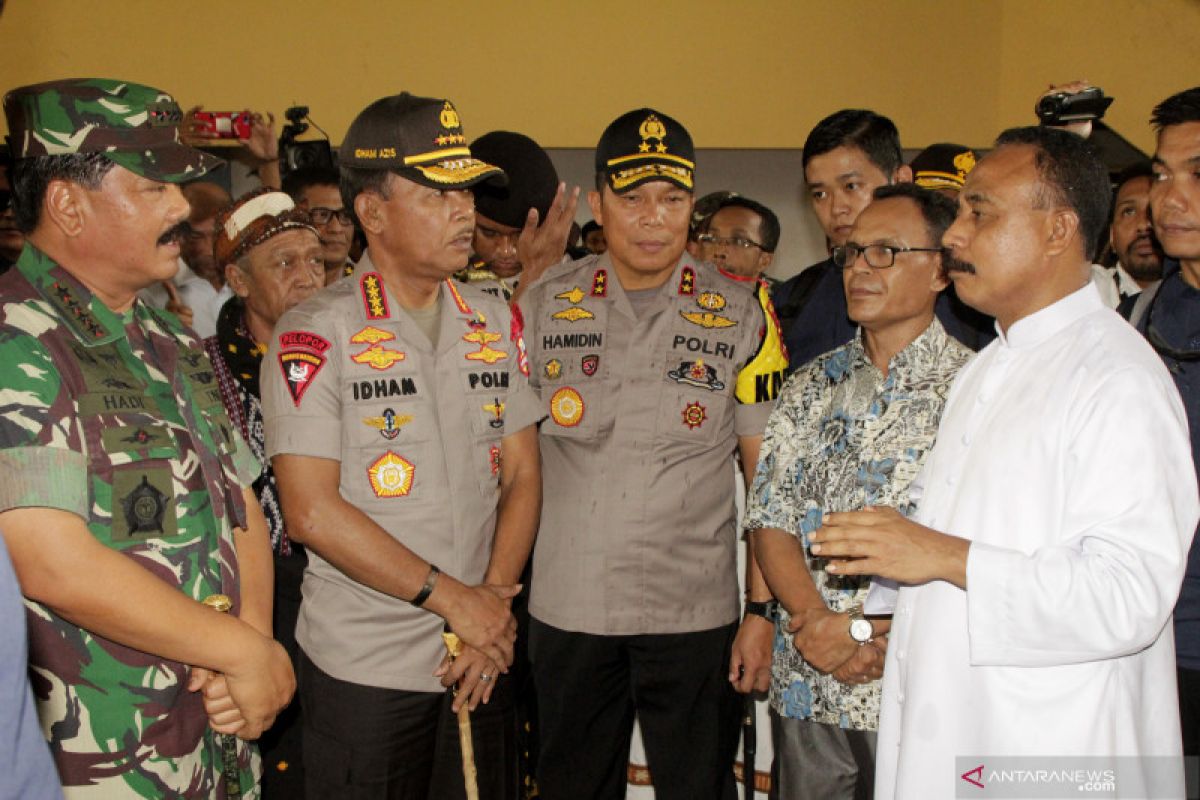 Panglima TNI-Kapolri sebut perayaan Natal-Tahun Baru akan berjalan aman