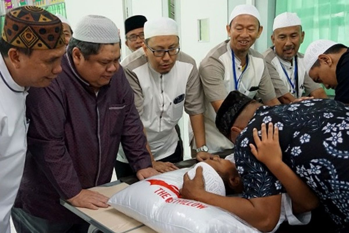 Yayasan Al Iman Antara gelar khitan massal di Bekasi
