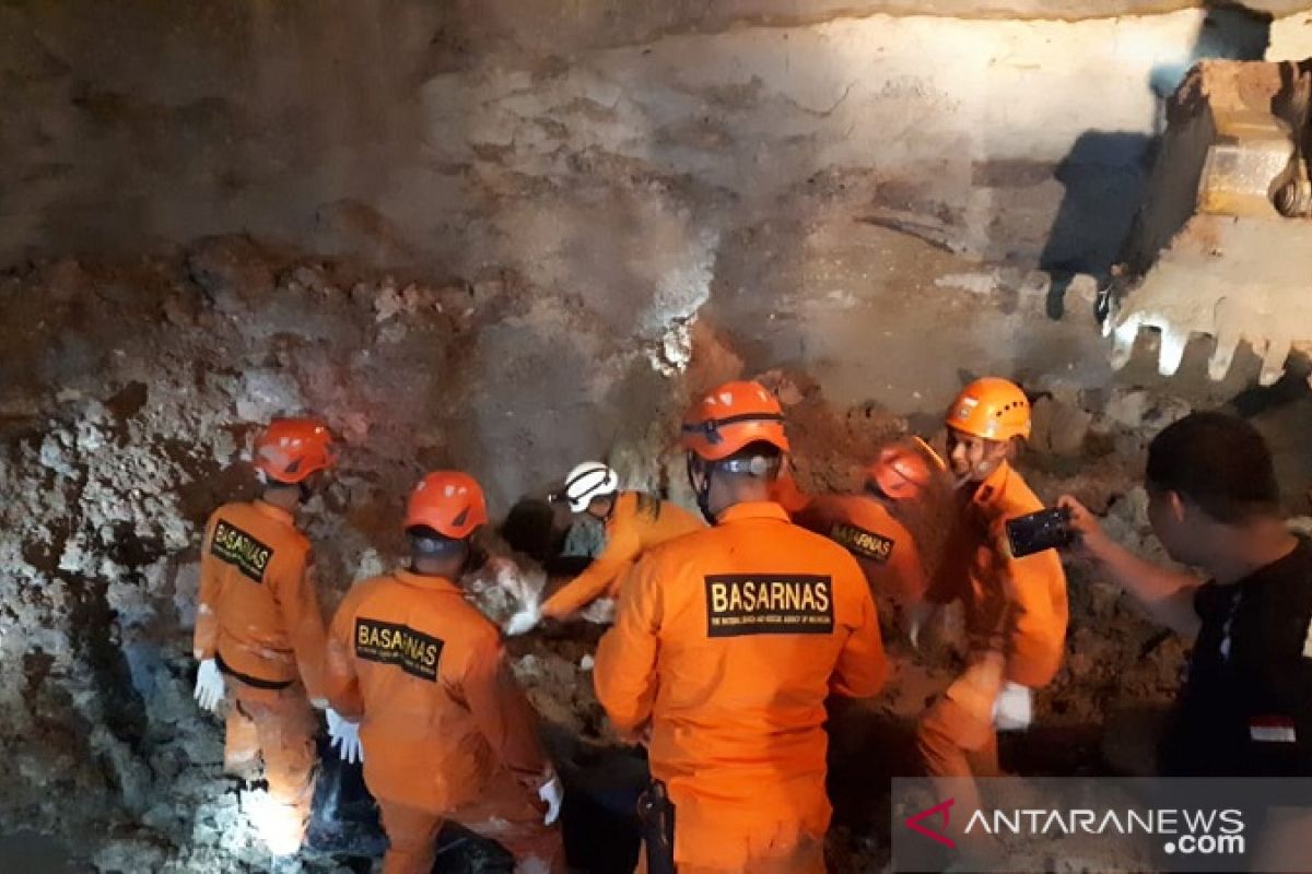 Dua penambang emas meninggal dalam lubang tambang